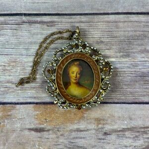 Photo frame cameo jeweled ornament